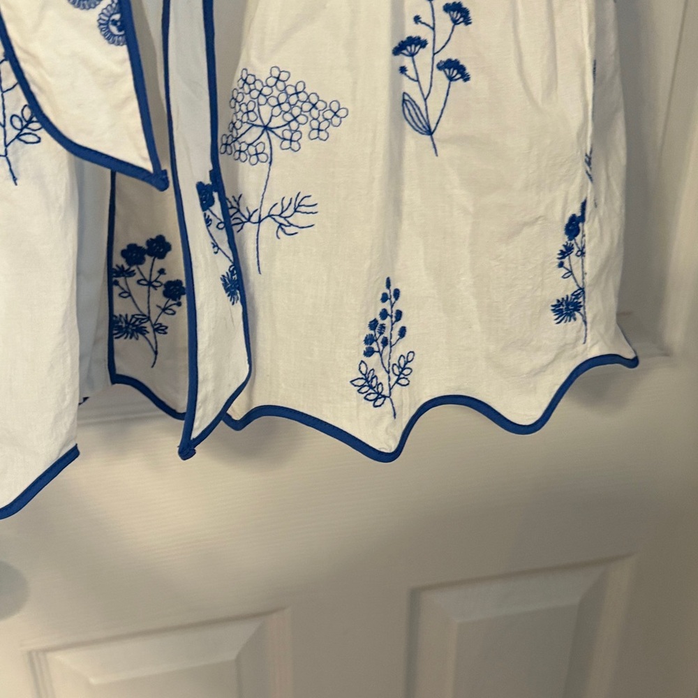 Entro White and Blue Floral Dress - Picture 6 of 10